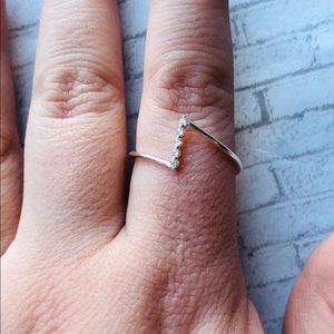DAINTY STEP RING CLEAR SAPPHIRES UNIQUE